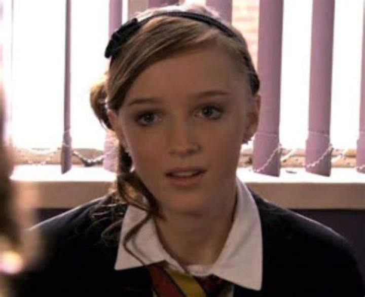 23+ Phoebe Dynevor Waterloo Road PNG
