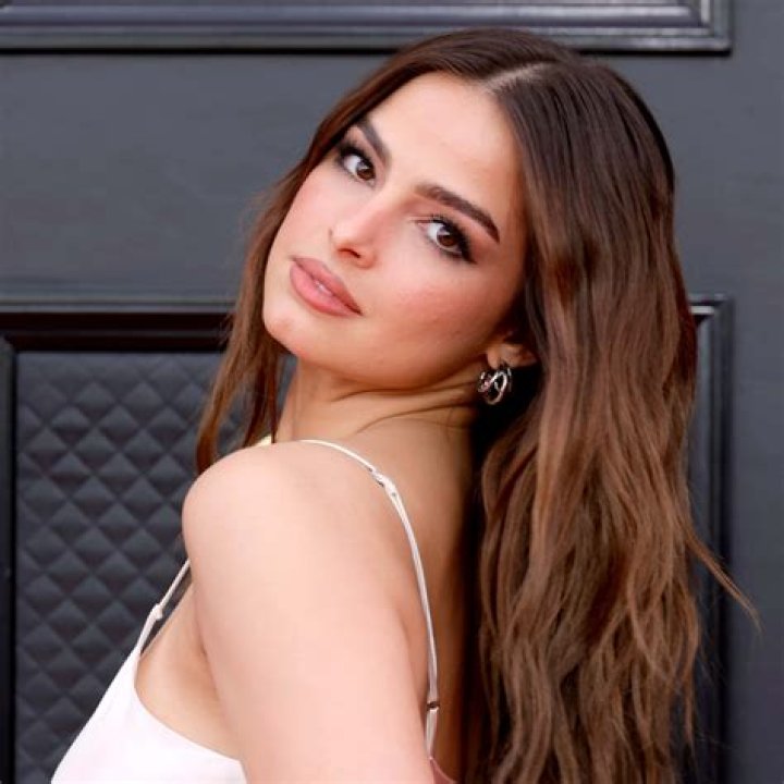 Addison Rae's father is said to have "seduced" the 25yearold into an