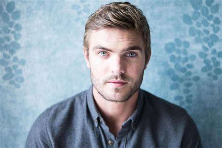Alex Roe, interview 'I try to avoid being friends with actors &mdash; most