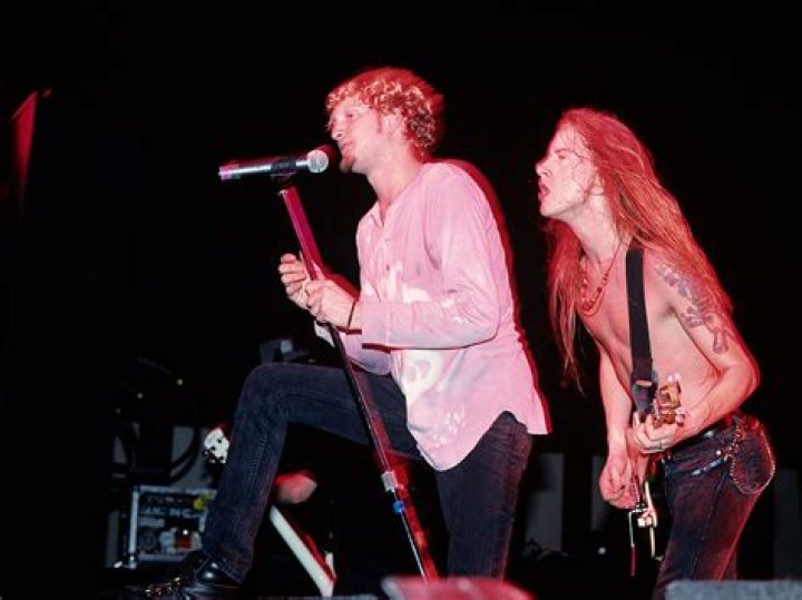 ALICE IN CHAINS&rsquo; Guitarist JERRY CANTRELL Interviewed on GIBSON TV