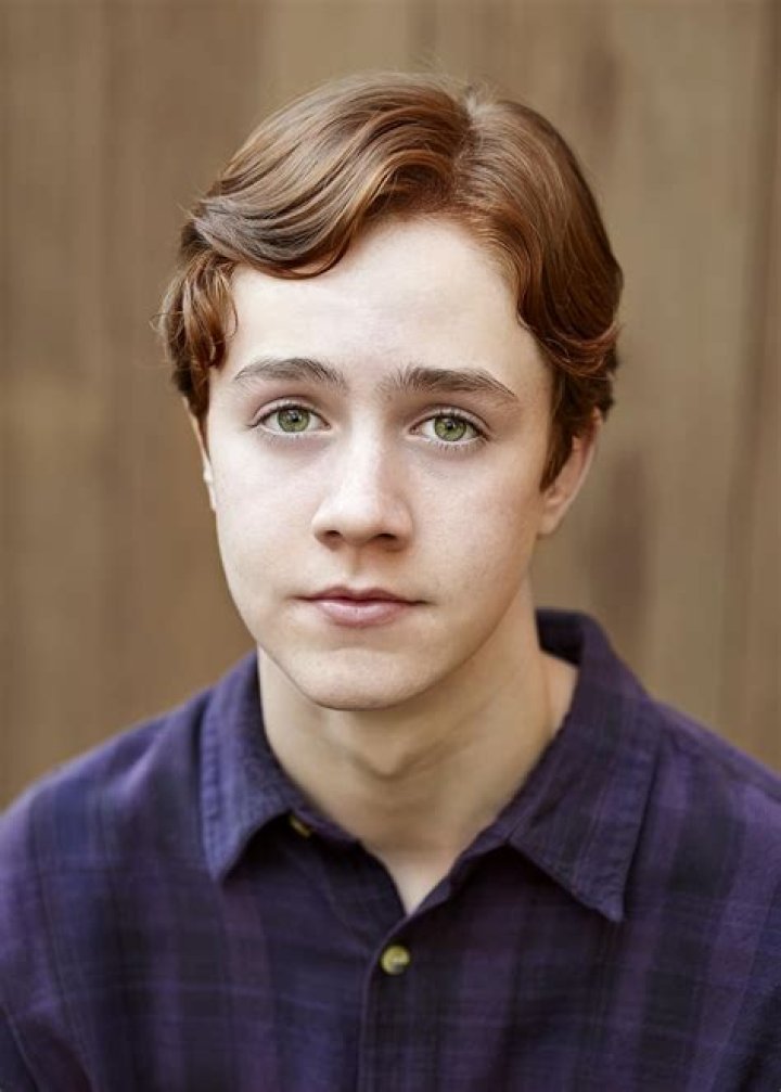 AMES MCNAMARA TellTale TV Style, Boyfriend kissing, Young actors
