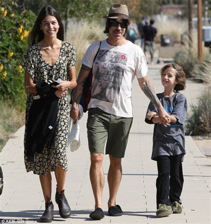Anthony Kiedis enjoys outing with red hot model girlfriend and his son