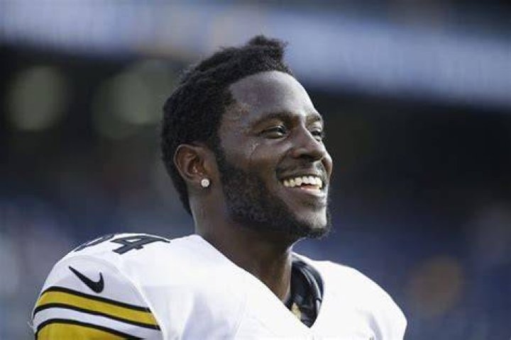 Antonio Brown net worth What is the fortune and salary of the Bucs WR