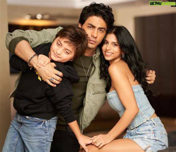 Aryan Khan Biography in Hindi आर्यन खान जीवन परिचय kaun hai aryan