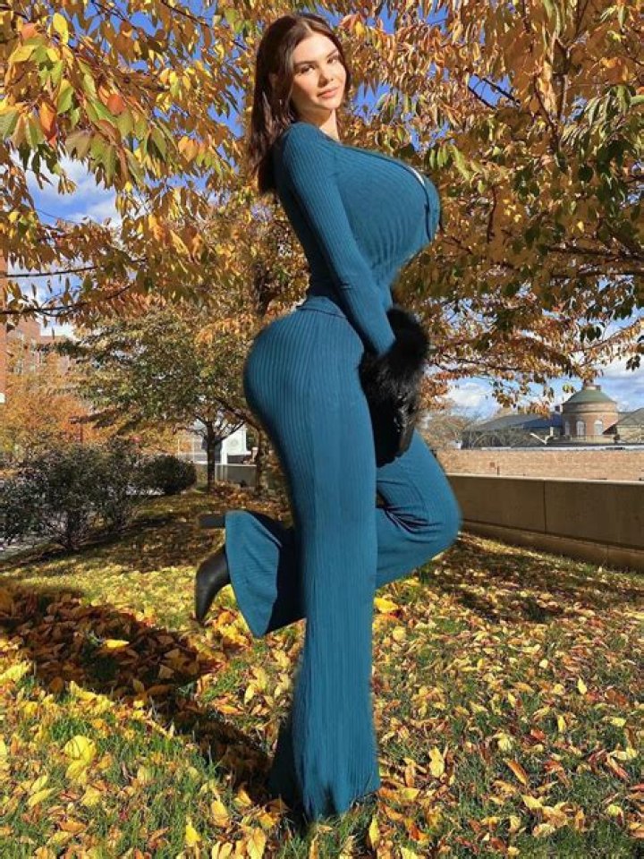 Ashley Tervort r/2busty2hide