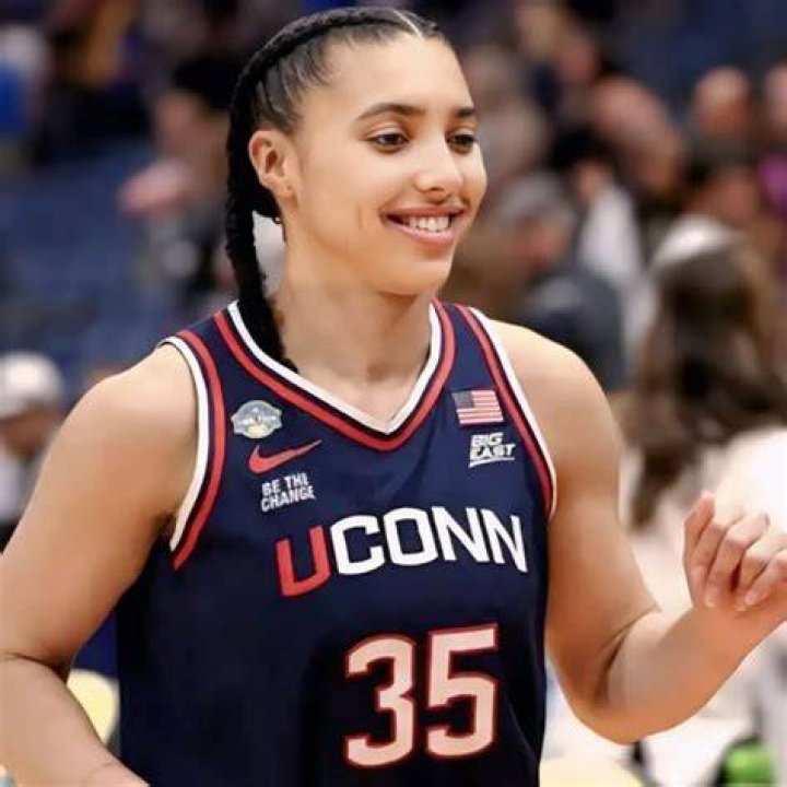 Azzi Fudd Age, Family, Father, Ethnicity, Wiki, Net Worth