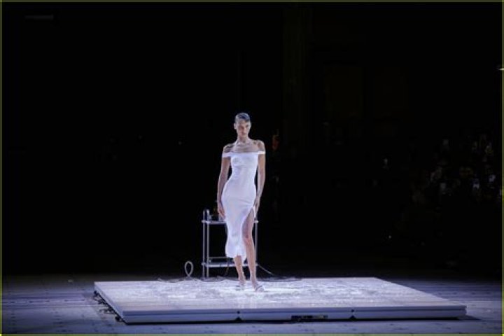 Bella Hadid Has Dress SprayPainted on Her Body During Coperni Show in