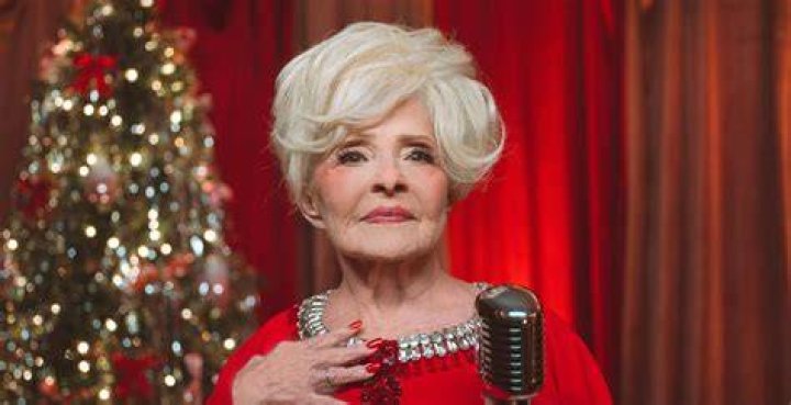 Brenda Lee Xmas Hit Tops Charts 65 Yrs Later