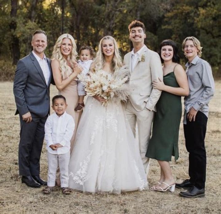 Brian & Jenn Johnson family Jenn johnson, Wedding, Johnson family