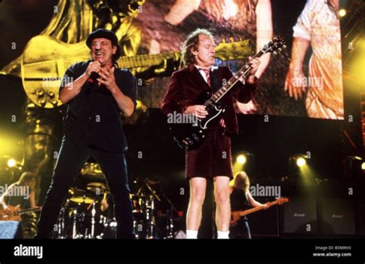 Brian JohnsonLeadS&auml;nger der Rock Gruppe AC DC mit seinen T&ouml;chtern