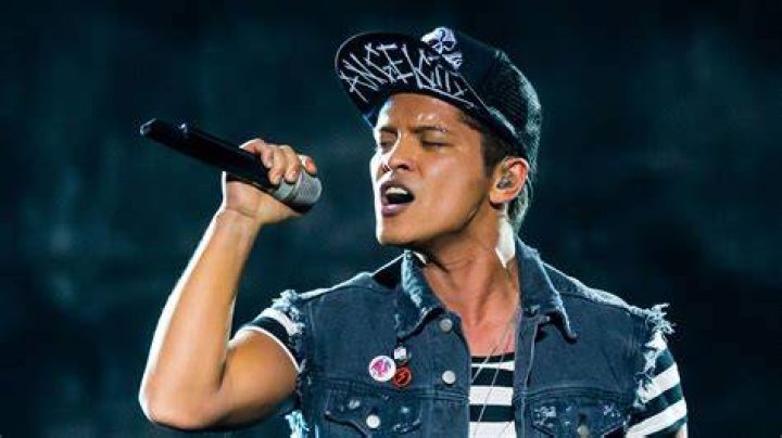 Bruno Mars HD Wallpapers