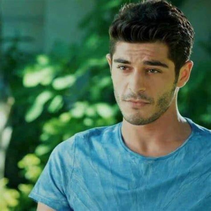 Burak Deniz Biography, Height, Weight, Age, Movies, Wife, Family