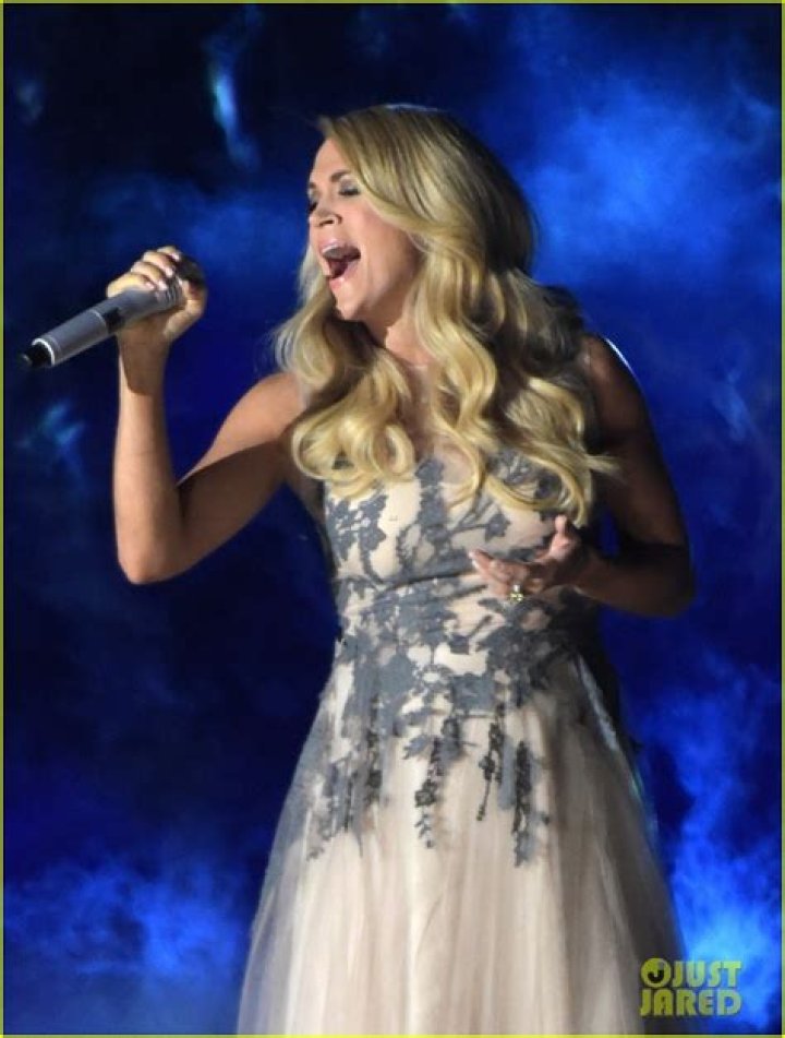 Carrie Underwood Pregnant Celebrities 2014 POPSUGAR Celebrity Photo 7