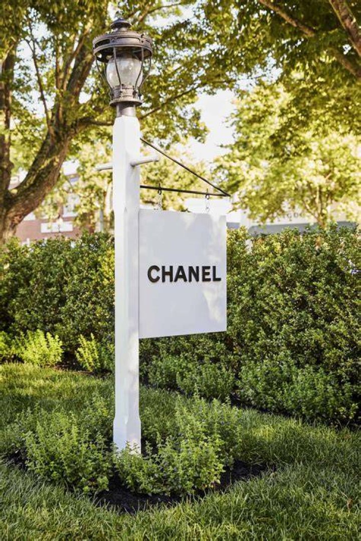 Chanel Reopens Seasonal Ephemeral Boutique in the Hamptons