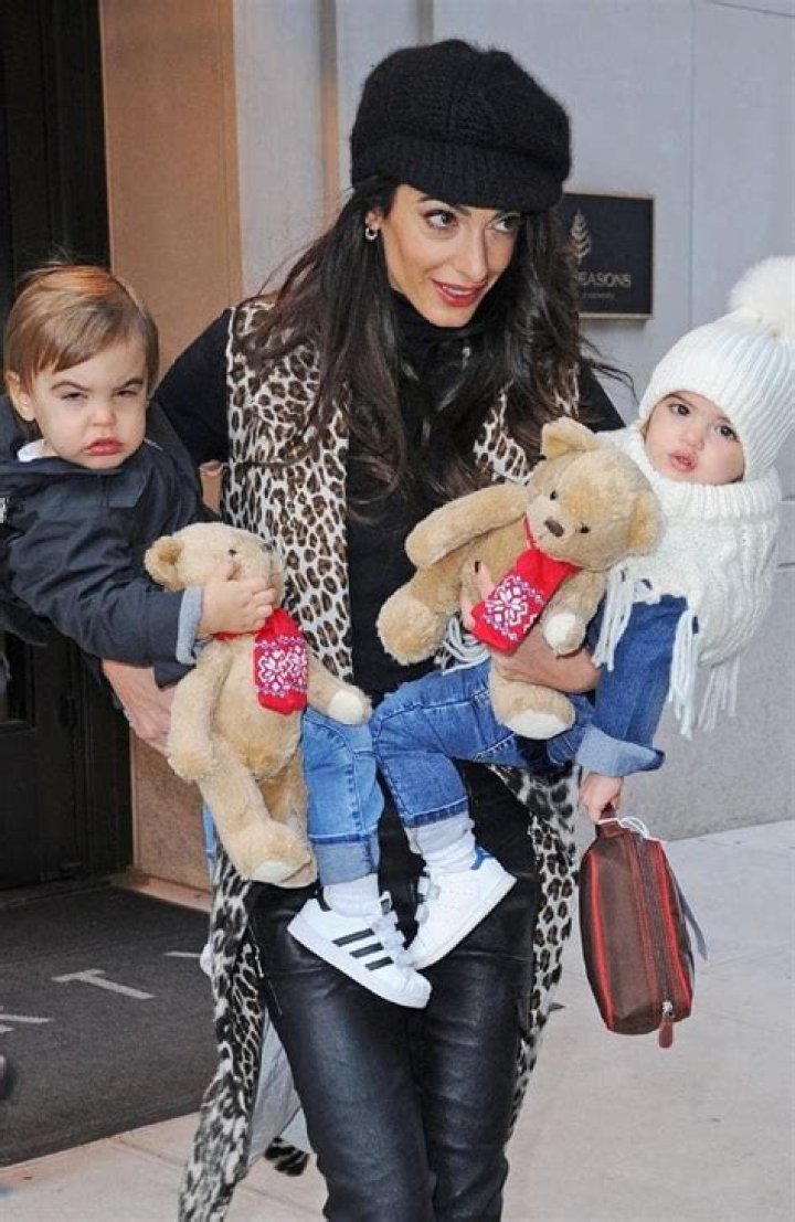 Clooney&rsquo;s wife Amal juggles twins after UN awards gala Photos