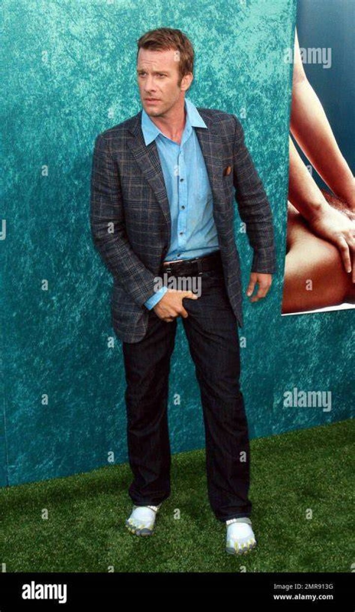 Compare Thomas Jane's Height, Weight with Other Celebs