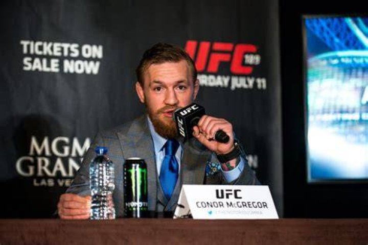 Conor McGregor announces decision to &lsquo;retire from fighting&rsquo; Express