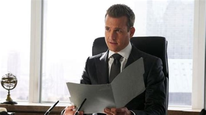 Corporate Lawyer Harvey Specter's salary, apartment and car prices