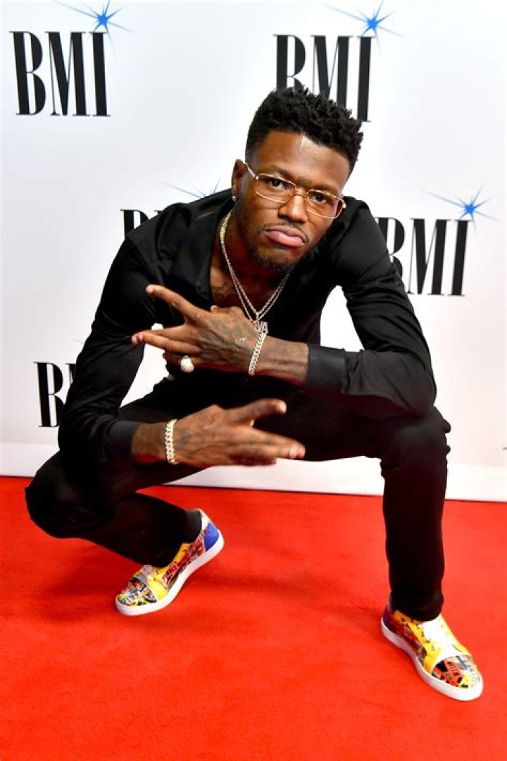 DC Young Fly Shines As The New Host Of VH1&rsquo;s &lsquo;Celebrity Squares&rsquo; Essence