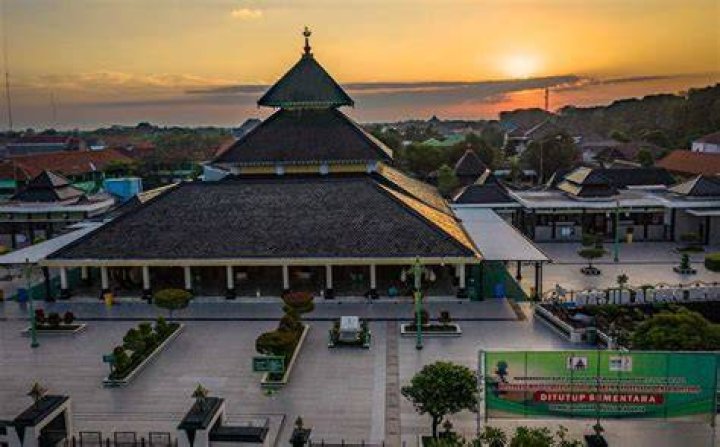 DEMAK