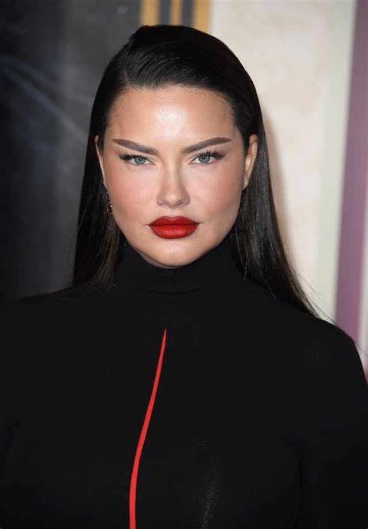 Do Adriana Lima's daughters look full "white"?