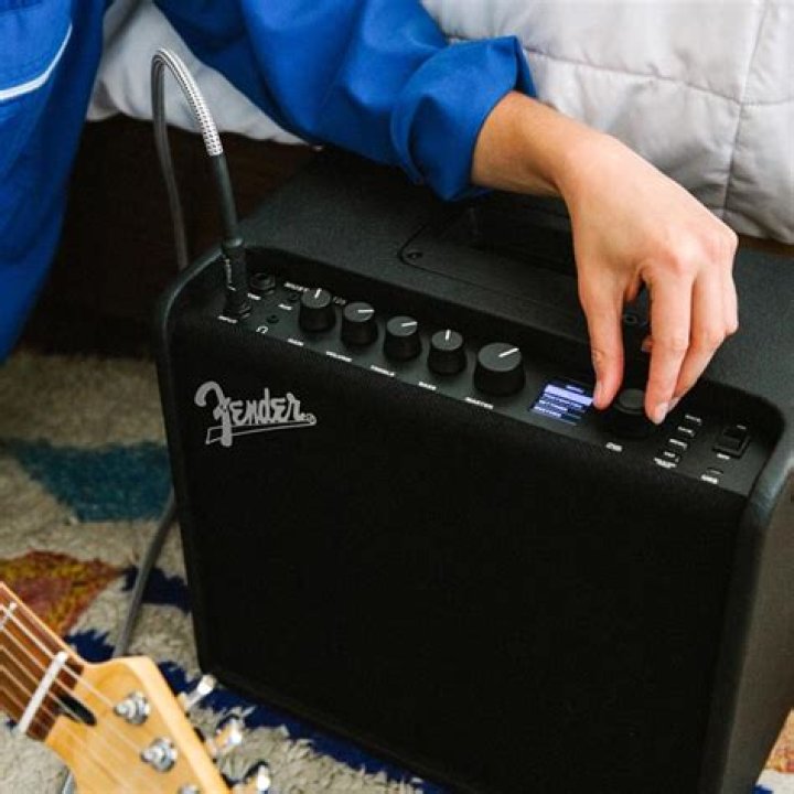 Does Fender Mustang V2 work with Fender tone?