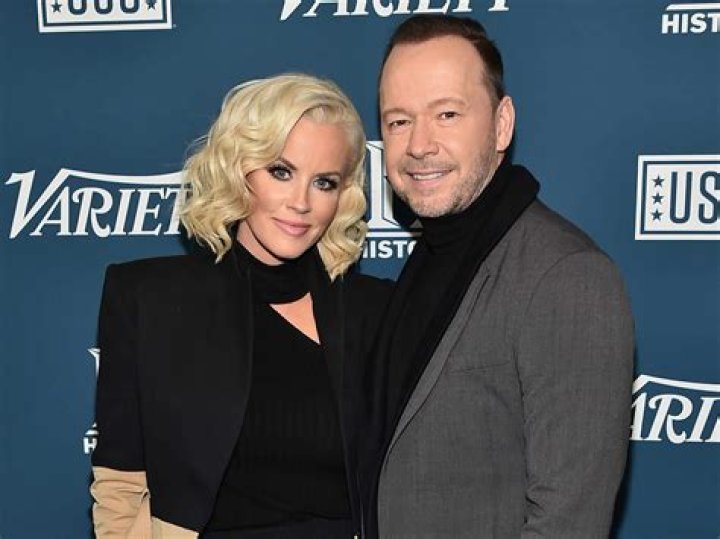 Donnie Wahlberg & Jenny McCarthy 5 Fast Facts to Know