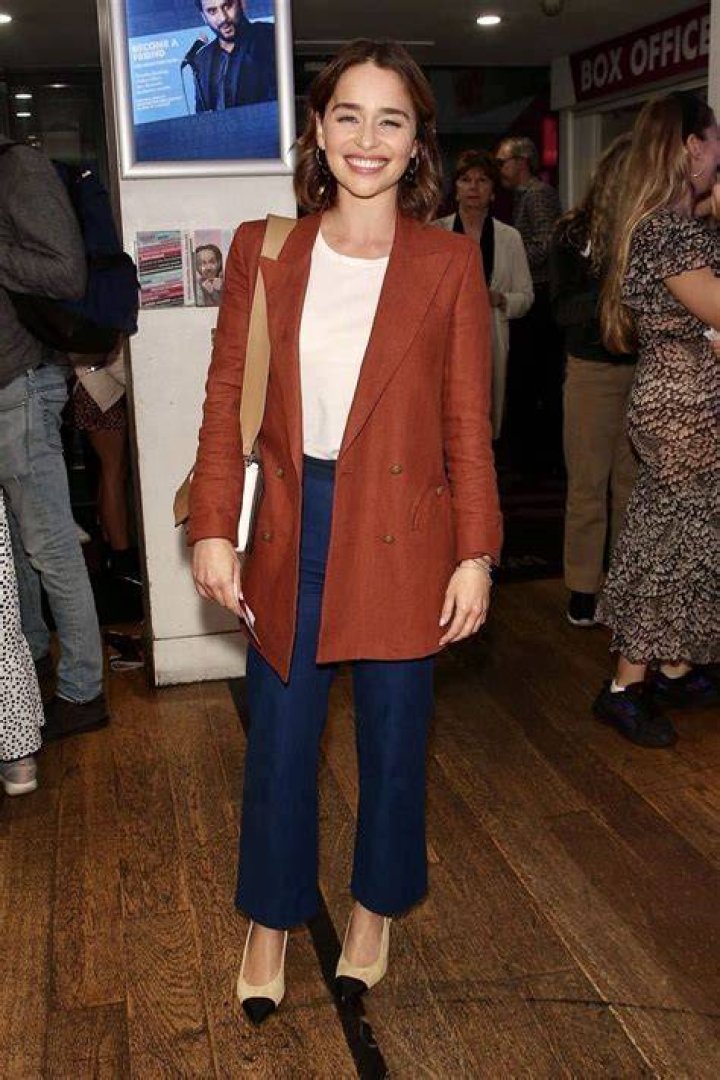 Emilia Clarke Style, Clothes, Outfits and Fashion &bull; CelebMafia