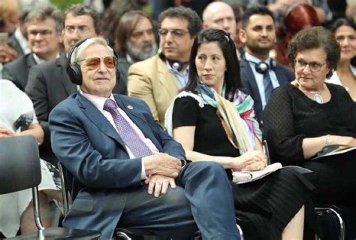 est100 一些攝影(some photos) Soros, Tamiko Bolton. 索羅斯, 波頓民子