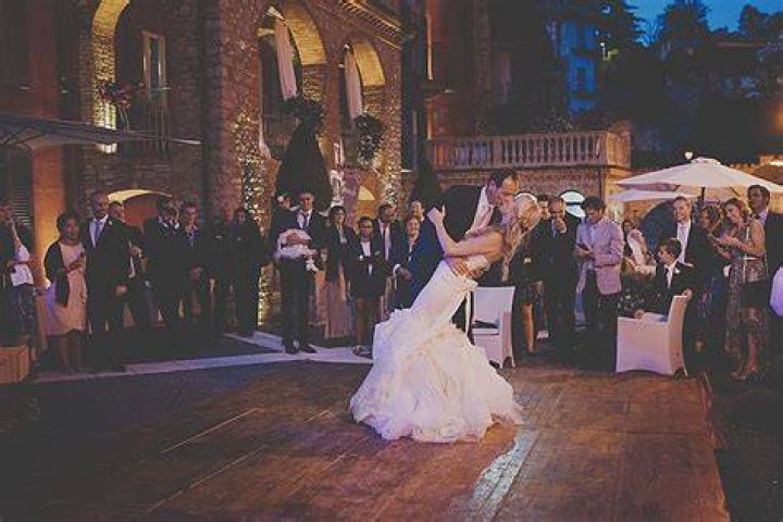 Extraordinary Weddings