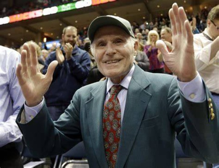 Former Bucks Owner Herb Kohl Gave Team Employees Big Financial Gifts