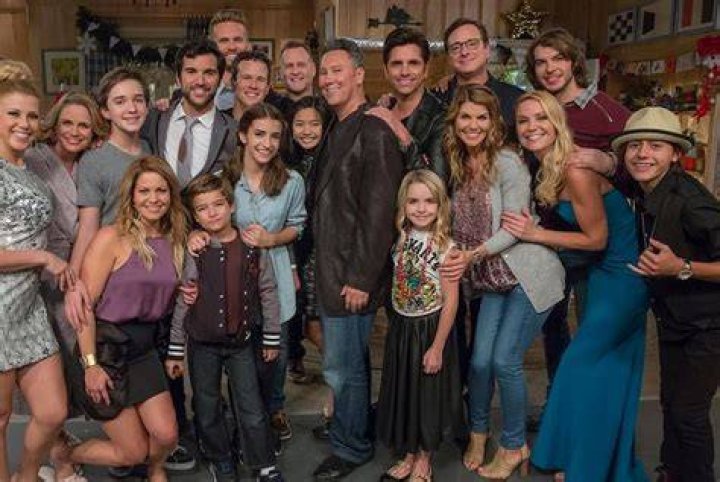 Fuller House Full Cast & Crew TV Guide