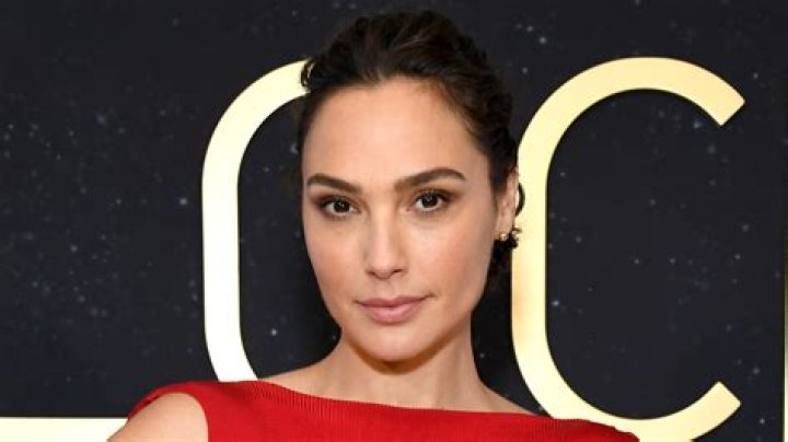 Gal Gadot Has a Massive Net Worth Thanks to These SuperheroSized Paychecks