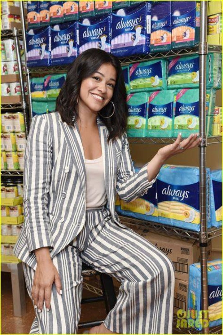 Gina Rodriguez Throwback Picture With Her Parents POPSUGAR Latina
