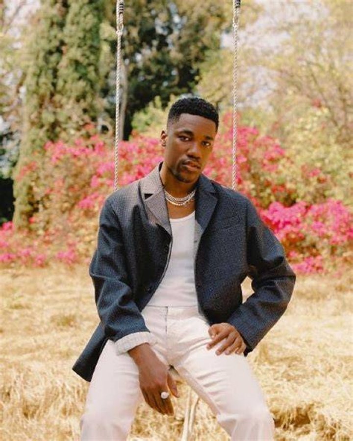 GIVEON Bio, Age, Net Worth, Girlfriend, Heartbreak Anniversary, Career