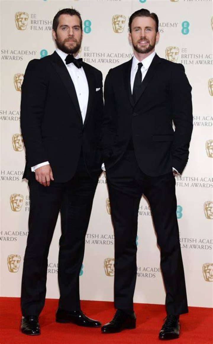 Henry Cavill Height How Tall is The British Actor? Hood MWR