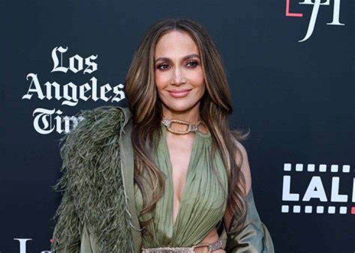 Here&rsquo;s Why Lopez Dropped Out of The Golden Globes 2023