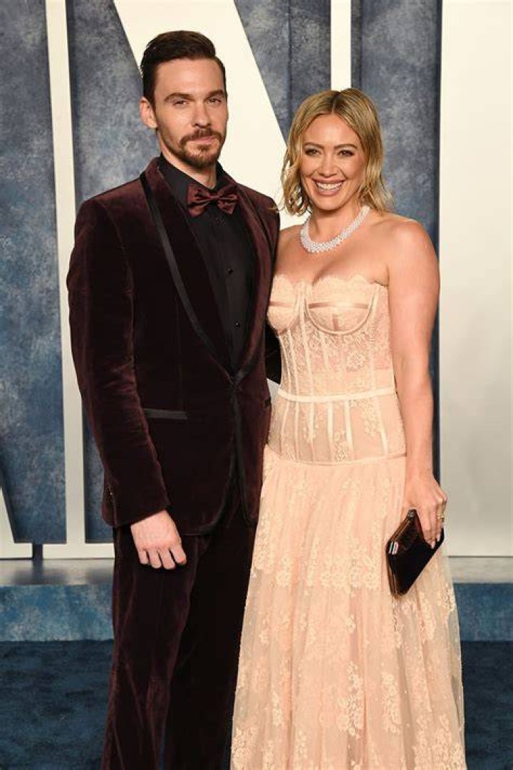 Hilary Duff With husband Matthew Koma during a pharmacy run in Studio