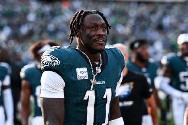 How A.J. Brown tried to ease the Eagles&rsquo; mounting tension