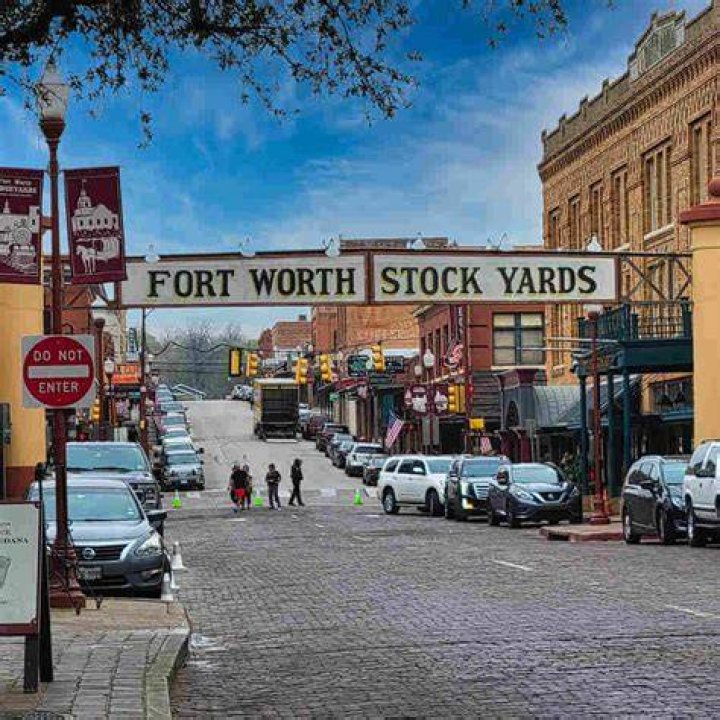 How do I get a yard cart in Fort Worth?