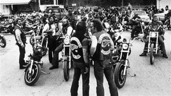 How many biker gangs are in California?
