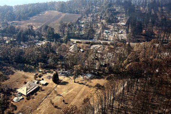 How many people died in Kinglake fire?