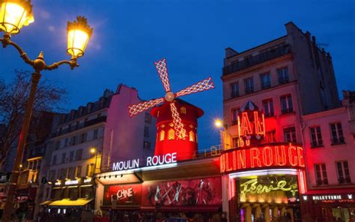 How much does it cost to go to Moulin Rouge in Paris?