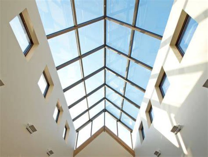 How much does it cost to replace skylight glass?