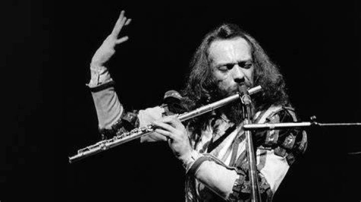 Ian Anderson, Jethro Tull frontman, reveals 'incurable lung disease'