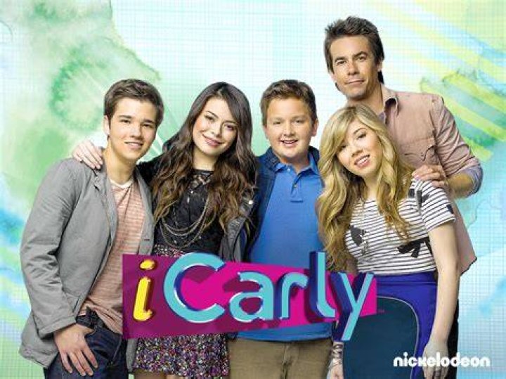 iCarly's Nathan Kress Is Rewatching Original Series with Oldest Child