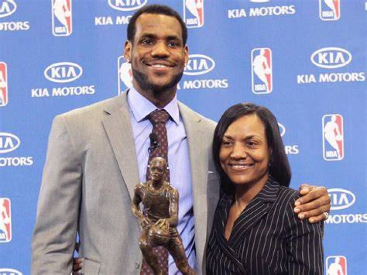 Images Of Lebron James Mom