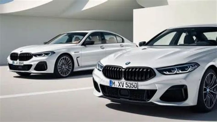 Is BMW mineral white a pearl?
