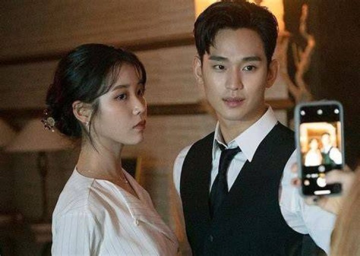 IU and Kim Soo Hyun IU (Lee Ji Eun 아이유) Amino