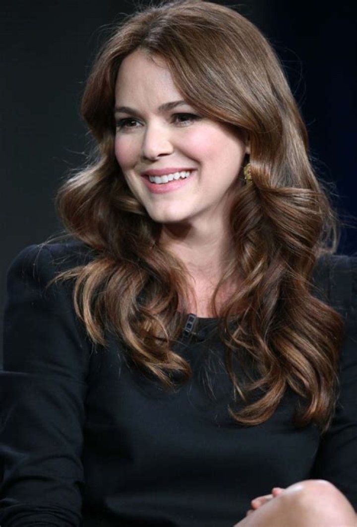 Jacinda Barrett hd wallpapers